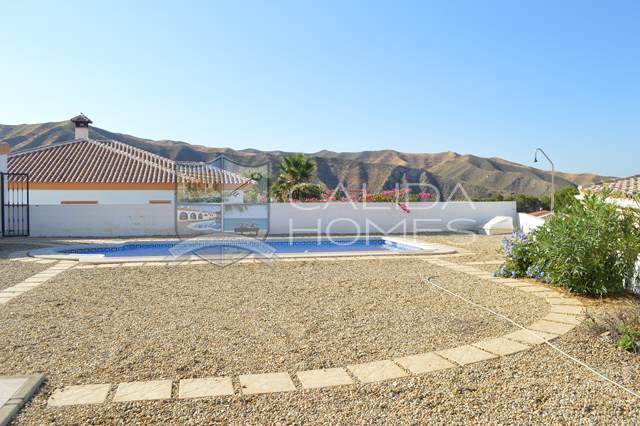 cla 7022: Herverkoop Villa te Koop in Arboleas, Almería