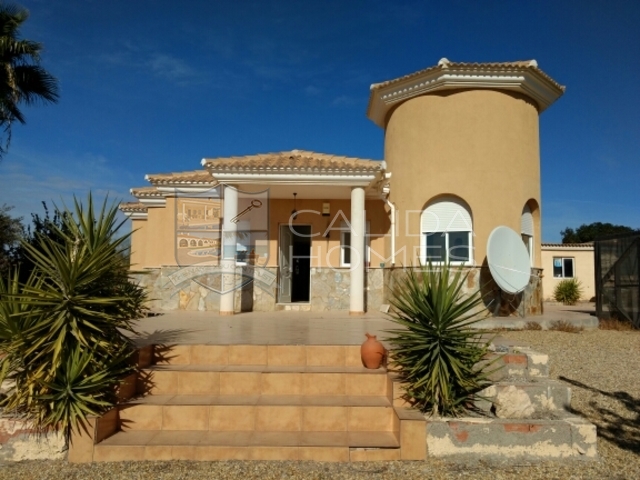 Cla 7075: Resale Villa for Sale in La Piedra Amarilla, Almería