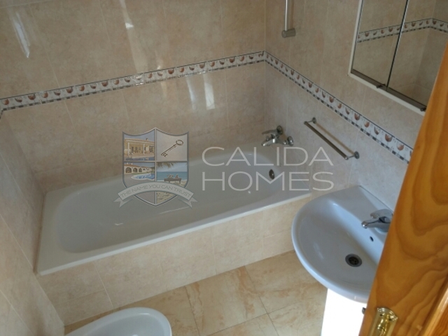 Cla 7075: Resale Villa for Sale in La Piedra Amarilla, Almería