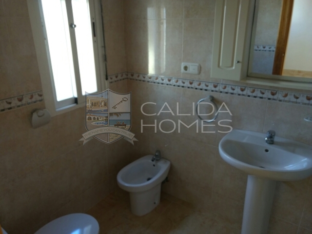 Cla 7075: Resale Villa for Sale in La Piedra Amarilla, Almería