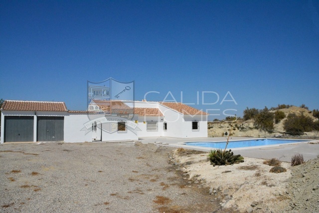 cla 7190: Herverkoop Villa te Koop in Arboleas, Almería