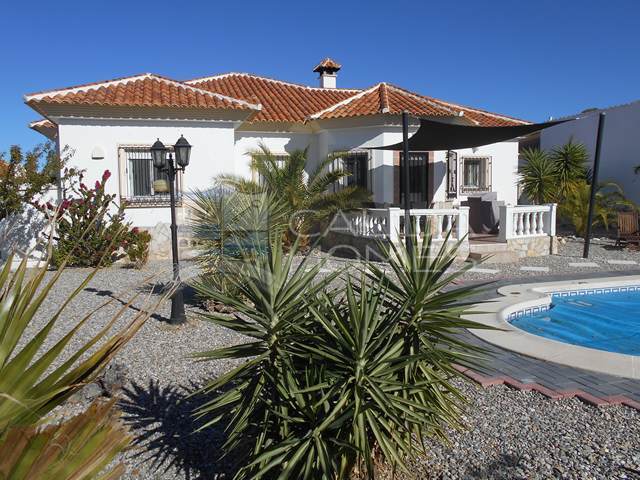 cla 7216: Herverkoop Villa te Koop in Arboleas, Almería