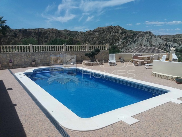 Cla  7296: Herverkoop Villa te Koop in Arboleas, Almería