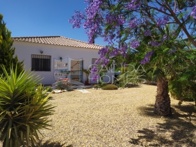 Cla 7298: Resale Villa for Sale in La Hoya (Cantoria), Almería