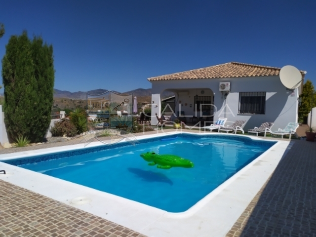 Cla 7298: Resale Villa for Sale in La Hoya (Cantoria), Almería