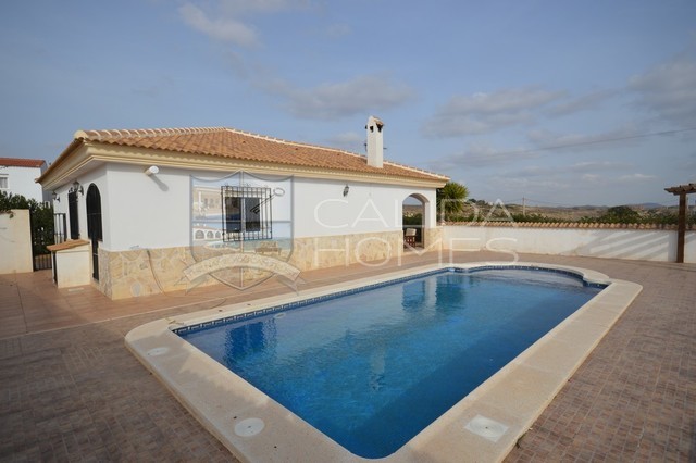 cla 7354- Villa Estrella: Herverkoop Villa te Koop in Partaloa, Almería