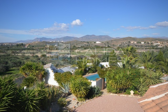 CLA 7369 Villa Paloma Blanco: Resale Villa for Sale in Cantoria, Almería