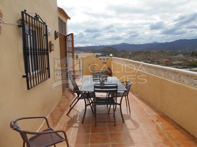 cla 7204 Villa Amarilla : Resale Villa for Sale in La Piedra Amarilla, Almería