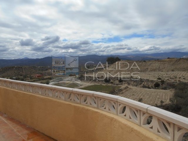 cla 7204 Villa Amarilla : Resale Villa for Sale in La Piedra Amarilla, Almería