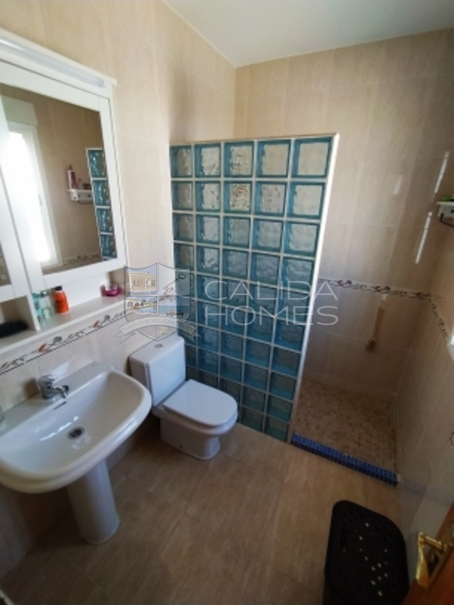 cla 7426 Villa Imy: Resale Villa for Sale in Arboleas, Almería