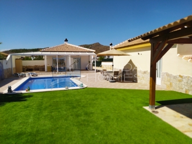 cla 7426 Villa Imy: Resale Villa for Sale in Arboleas, Almería