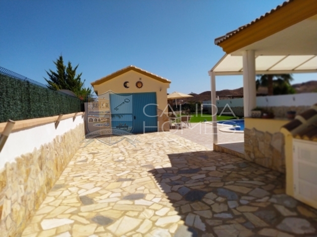 cla 7426 Villa Imy: Resale Villa for Sale in Arboleas, Almería