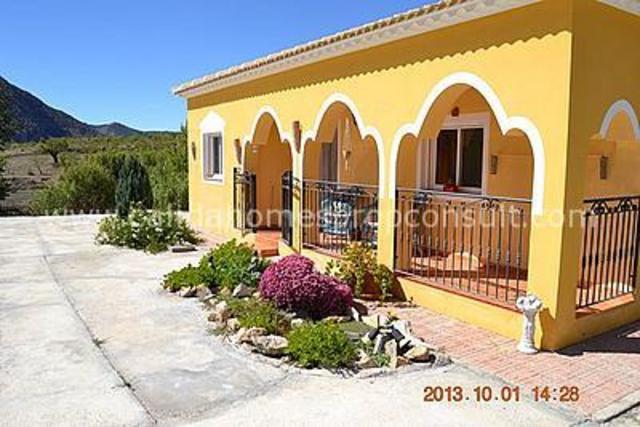 CLA6014: Resale Villa for Sale in Velez-Rubio, Almería