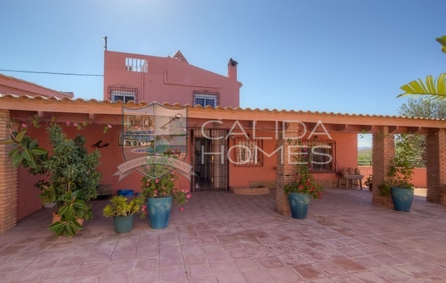 cla6816: Resale Villa for Sale in Vera, Almería