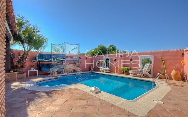 cla6816: Resale Villa for Sale in Vera, Almería