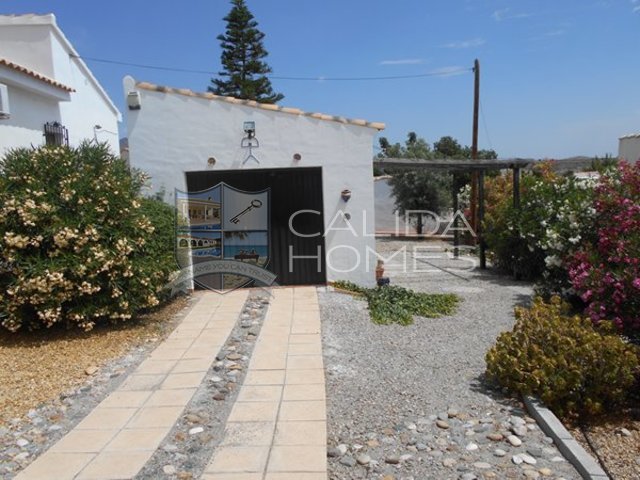 cla6973: Resale Villa for Sale in Arboleas, Almería