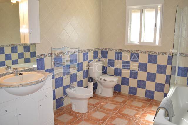 cla6975: Resale Villa for Sale in Cantoria, Almería