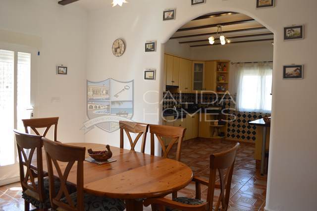 cla6975: Resale Villa for Sale in Cantoria, Almería