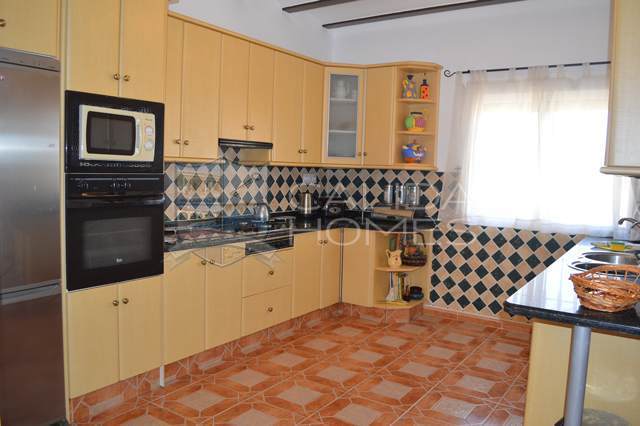 cla6975: Resale Villa for Sale in Cantoria, Almería