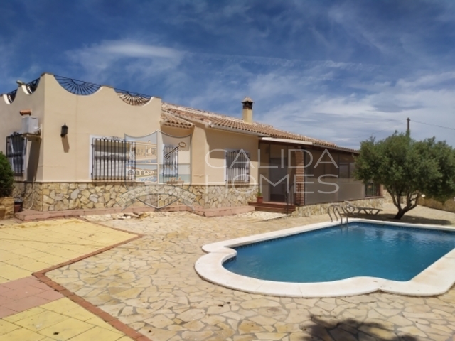 cla6975: Herverkoop Villa te Koop in Cantoria, Almería