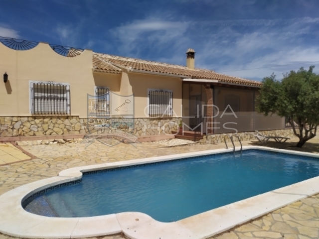 cla6975: Resale Villa for Sale in Cantoria, Almería