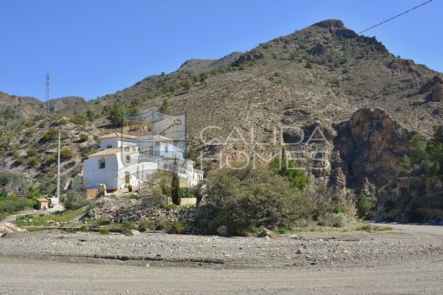 cla7066: Detached Character House for Sale in Oria, Almería