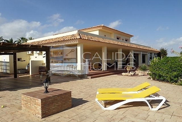 cla7129: Resale Villa for Sale in Vera, Almería