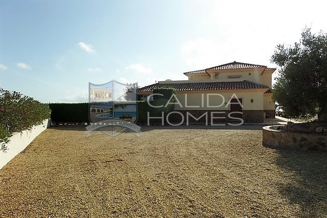 cla7129: Resale Villa for Sale in Vera, Almería