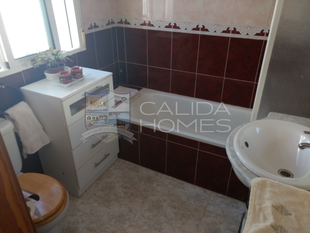 cla7193: Resale Villa for Sale in Arboleas, Almería