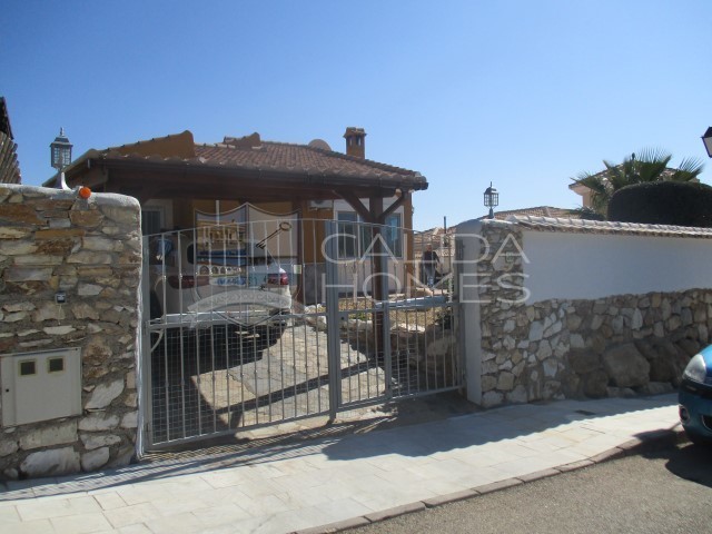 cla7245: Resale Villa for Sale in Partaloa, Almería