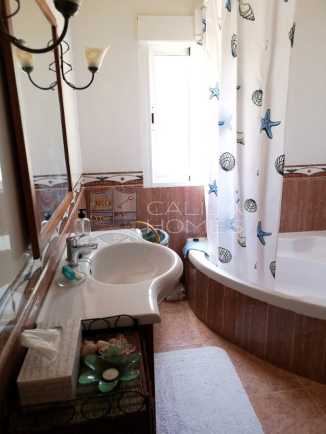 Cla7247: Resale Villa for Sale in Albox, Almería