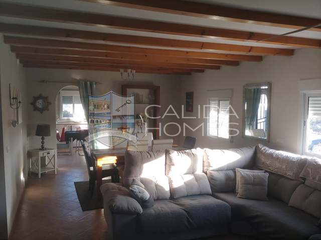 cla7251: Resale Villa for Sale in La Piedra Amarilla, Almería