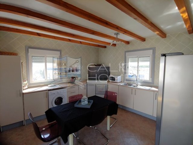 cla7251: Resale Villa for Sale in La Piedra Amarilla, Almería