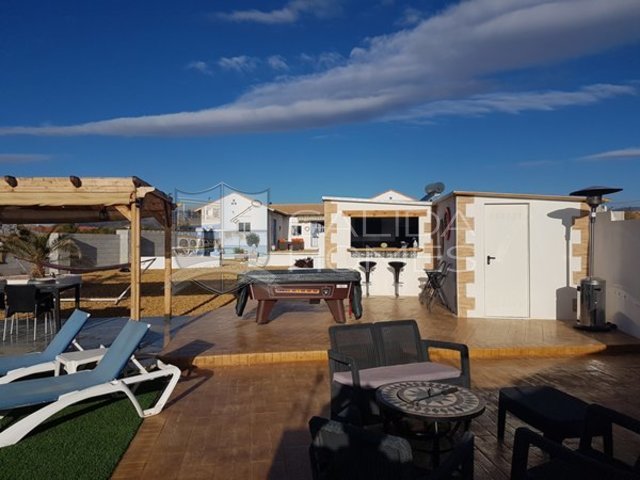 cla7251: Resale Villa for Sale in La Piedra Amarilla, Almería