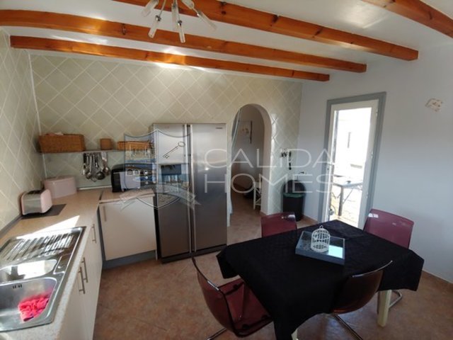 cla7251: Resale Villa for Sale in La Piedra Amarilla, Almería