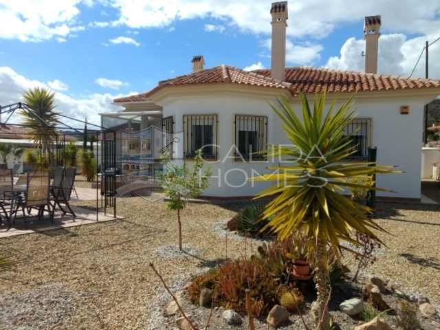 cla7260: Resale Villa for Sale in Arboleas, Almería