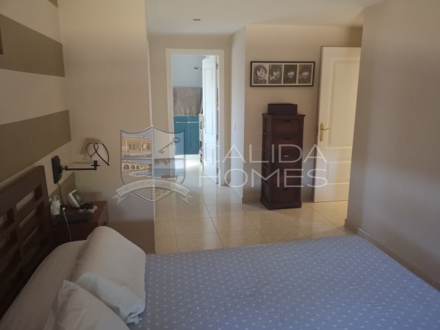 cla7279: Resale Villa for Sale in La Alfoquia, Almería