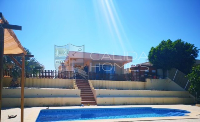 cla7279: Resale Villa for Sale in La Alfoquia, Almería