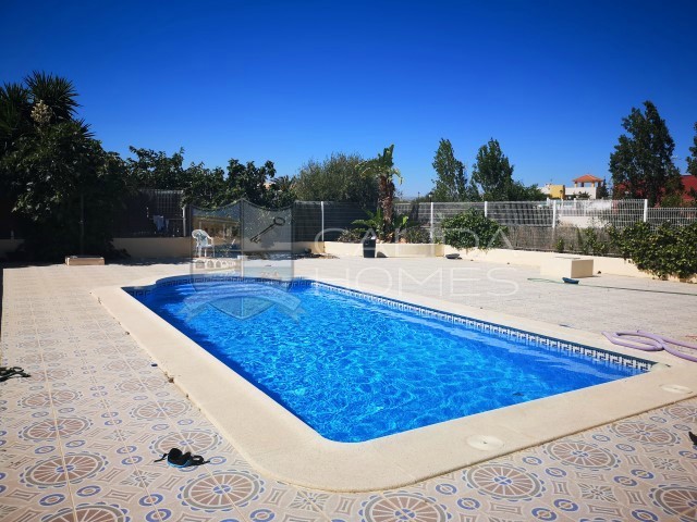 cla7279: Resale Villa for Sale in La Alfoquia, Almería