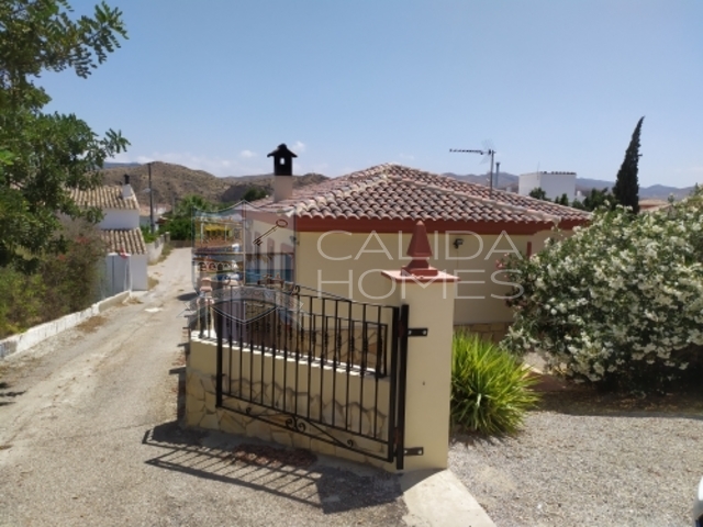 cla7300: Resale Villa for Sale in Arboleas, Almería