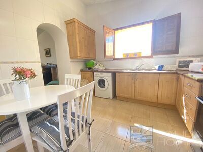 Villa Perla: Resale Villa in Arboleas, Almería