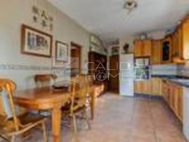 Cla7315: Resale Villa for Sale in Albanchez, Almería