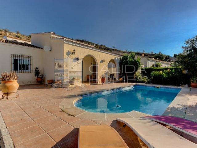 Cla7315: Resale Villa for Sale in Albanchez, Almería