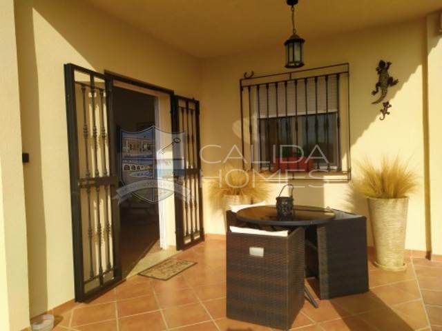 cla7329 Villa Rouge: Resale Villa for Sale in Arboleas, Almería