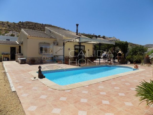 cla7334 Villa Hola : Resale Villa for Sale in Albanchez, Almería