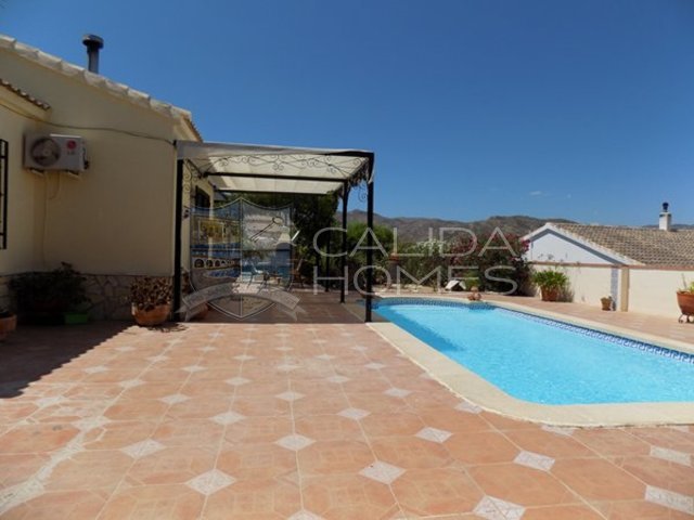 cla7334 Villa Hola : Herverkoop Villa te Koop in Albanchez, Almería