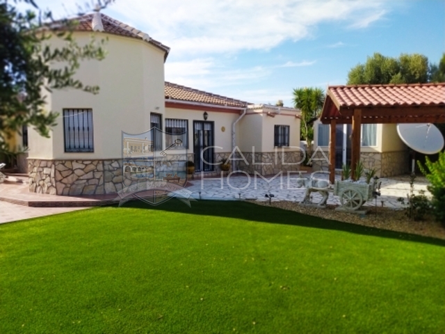 cla7341 Villa Welcome: Resale Villa for Sale in Arboleas, Almería