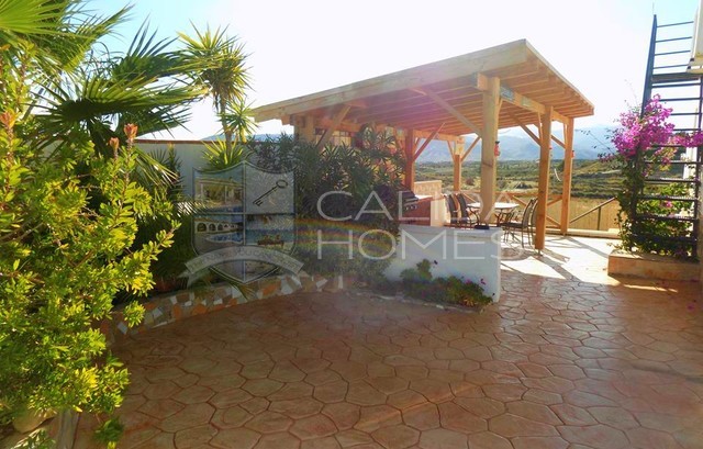 cla7342 Villa Grande: Resale Villa for Sale in Partaloa, Almería