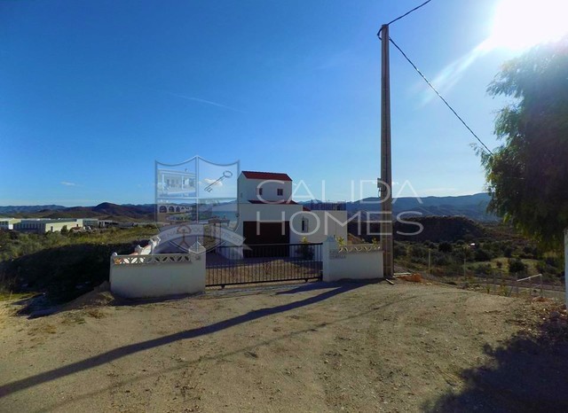 cla7342 Villa Grande: Resale Villa for Sale in Partaloa, Almería