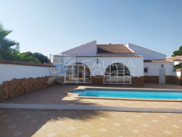 cla7432 Villa Magnolia: Resale Villa for Sale in Arboleas, Almería